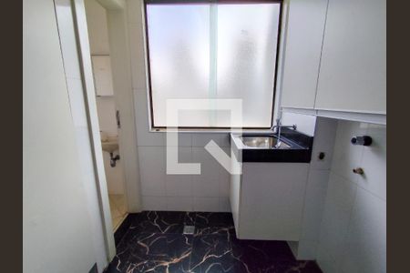 Apartamento à venda com 237m², 4 quartos e 4 vagasBanheiro de Serviço