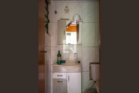 Banheiro de apartamento para alugar com 1 quarto, 55m² em Vila Nova, Porto Alegre