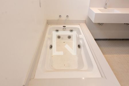 Apartamento à venda com 408m², 4 quartos e 4 vagasBANHEIRO SUITE 4