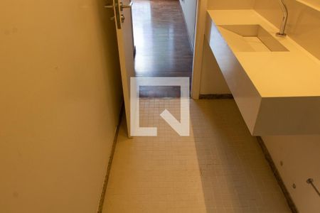 Apartamento à venda com 408m², 4 quartos e 4 vagasBANHEIRO DA SUITE 2