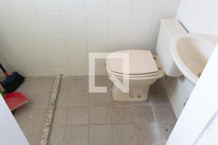 Apartamento à venda com 408m², 4 quartos e 4 vagasBANHEIRO DA ÁREA DE SERVIÇO