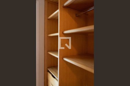 Apartamento à venda com 408m², 4 quartos e 4 vagasCLOSET