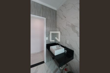 Casa à venda com 132m², 3 quartos e 2 vagas Casa à venda com 132m², 3 quartos e 2 vagasBanheiro da Suíte