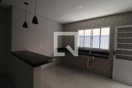 Casa à venda com 132m², 3 quartos e 2 vagas Casa à venda com 132m², 3 quartos e 2 vagasCozinha e Área de Serviço