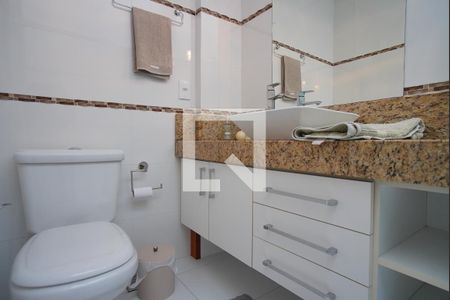 Casa à venda com 453m², 4 quartos e 4 vagasBanheiro da Suíte 1 - Segundo Andar