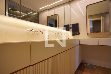 Casa à venda com 453m², 4 quartos e 4 vagasBanheiro da Suíte 3 - Segundo Andar