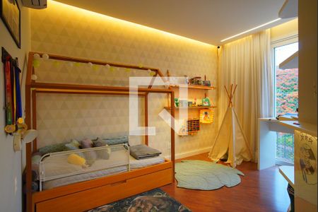 Casa à venda com 453m², 4 quartos e 4 vagasSuíte 2 - Segundo Andar