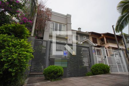 Casa à venda com 453m², 4 quartos e 4 vagasFachada