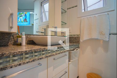 Casa à venda com 453m², 4 quartos e 4 vagasBanheiro da Suíte 2 - Segundo Andar