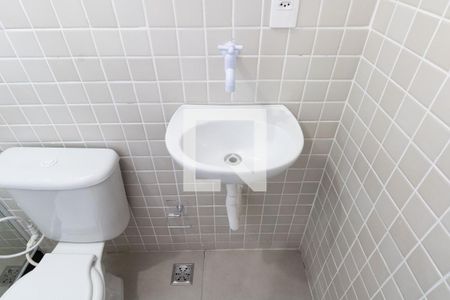 Casa para alugar com 51m², 2 quartos e sem vaga Casa para alugar com 51m², 2 quartos e sem vagaBanheiro do 2° andar