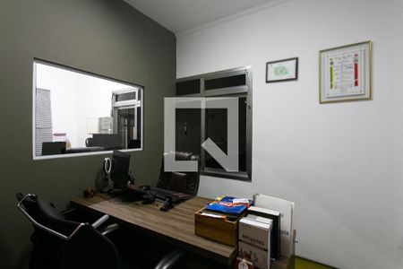 Casa para alugar com 460m², 4 quartos e 6 vagasEscritório 1