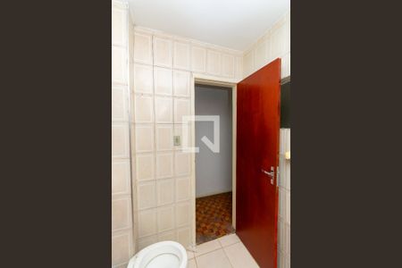 Banheiro de kitnet/studio para alugar com 1 quarto, 25m² em Liberdade, São Paulo