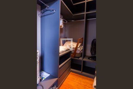 Casa de condomínio para alugar com 300m², 2 quartos e 4 vagascloset suite 1