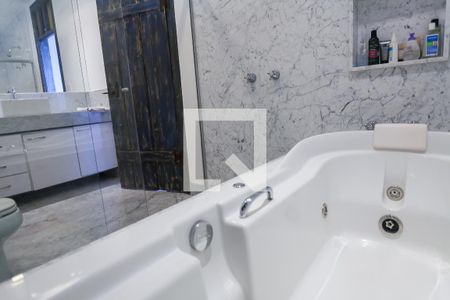 Casa de condomínio para alugar com 300m², 2 quartos e 4 vagasbanheiro suite 1
