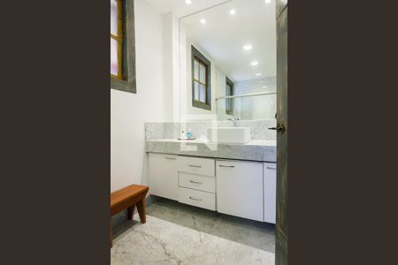 Casa de condomínio para alugar com 300m², 2 quartos e 4 vagasbanheiro suite 1