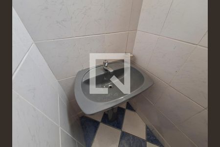 Casa à venda com 225m², 3 quartos e 2 vagas Casa à venda com 225m², 3 quartos e 2 vagasBanheiro