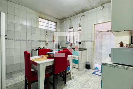 Casa à venda com 100m², 2 quartos e 2 vagas Casa à venda com 100m², 2 quartos e 2 vagasCozinha