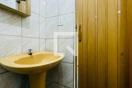 Casa à venda com 100m², 2 quartos e 2 vagas Casa à venda com 100m², 2 quartos e 2 vagasBanheiro 1