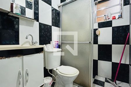 Casa à venda com 100m², 2 quartos e 2 vagas Casa à venda com 100m², 2 quartos e 2 vagasBanheiro da Suíte