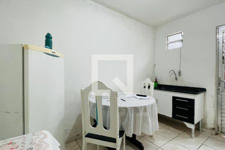 Casa à venda com 100m², 2 quartos e 2 vagas Casa à venda com 100m², 2 quartos e 2 vagasEdícula