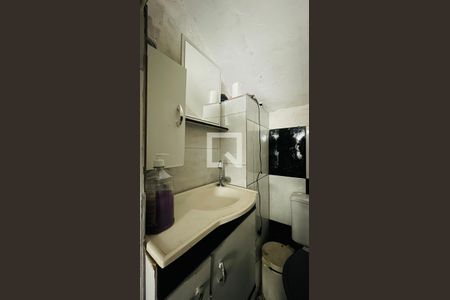 Casa à venda com 100m², 2 quartos e 2 vagas Casa à venda com 100m², 2 quartos e 2 vagasLavabo