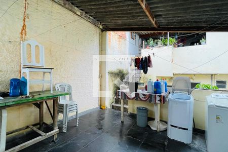 Casa à venda com 100m², 2 quartos e 2 vagas Casa à venda com 100m², 2 quartos e 2 vagasÁrea de Serviço