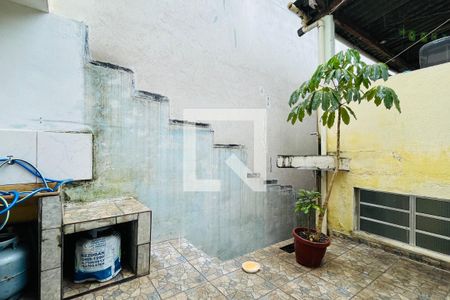 Casa à venda com 100m², 2 quartos e 2 vagas Casa à venda com 100m², 2 quartos e 2 vagasÁrea externa