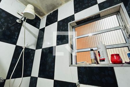 Casa à venda com 100m², 2 quartos e 2 vagas Casa à venda com 100m², 2 quartos e 2 vagasBanheiro da Suíte