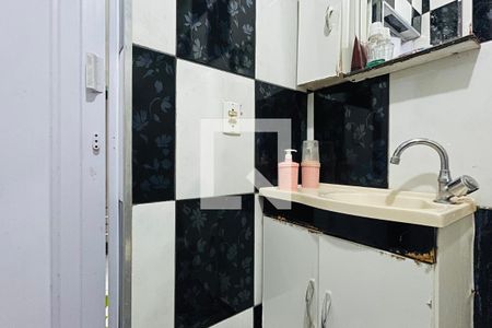 Casa à venda com 100m², 2 quartos e 2 vagas Casa à venda com 100m², 2 quartos e 2 vagasBanheiro da Suíte