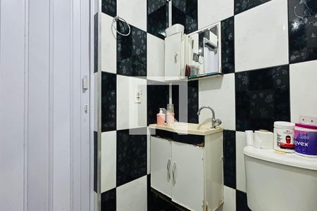 Casa à venda com 100m², 2 quartos e 2 vagas Casa à venda com 100m², 2 quartos e 2 vagasBanheiro da Suíte