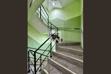 Apartamento para alugar com 48m², 1 quarto e sem vagaArea Comum - Escada