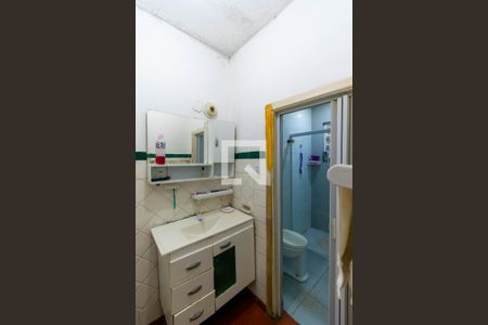 Casa à venda com 250m², 6 quartos e 4 vagasBanheiro