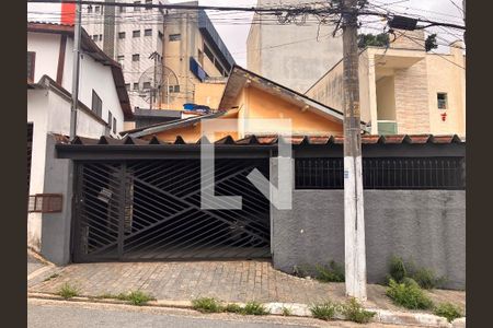 Casa à venda com 250m², 6 quartos e 4 vagasFachada