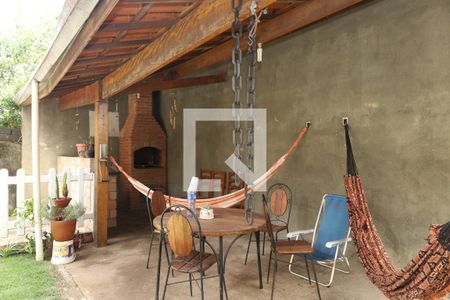 Casa à venda com 350m², 2 quartos e 6 vagasQuintal - Área da churrasqueira