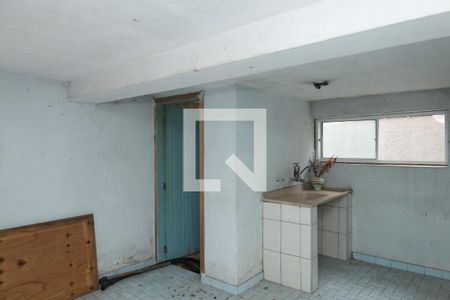 Casa à venda com 350m², 2 quartos e 6 vagasPorão