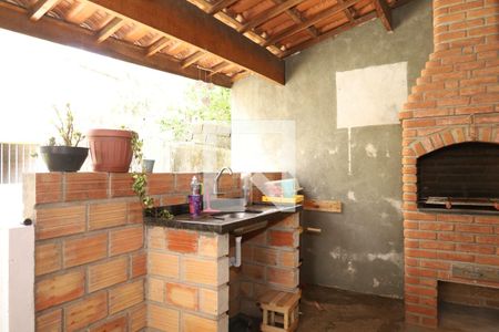 Casa à venda com 350m², 2 quartos e 6 vagasQuintal - Área da churrasqueira