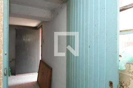 Casa à venda com 350m², 2 quartos e 6 vagasPorão - Banheiro