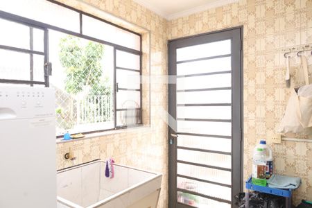 Casa à venda com 350m², 2 quartos e 6 vagasÁrea de Serviço