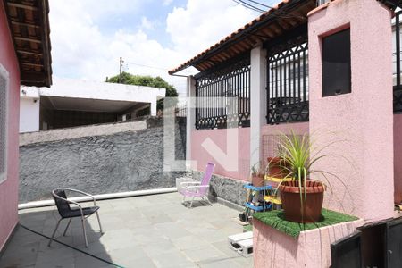 Casa à venda com 350m², 2 quartos e 6 vagasVaranda