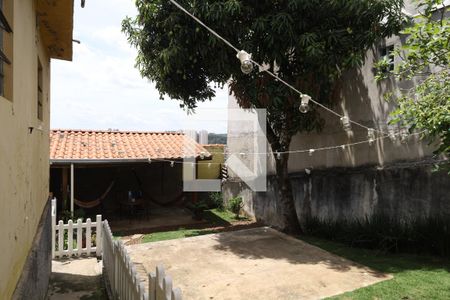 Casa à venda com 350m², 2 quartos e 6 vagasQuintal