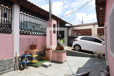 Casa à venda com 350m², 2 quartos e 6 vagasVaranda