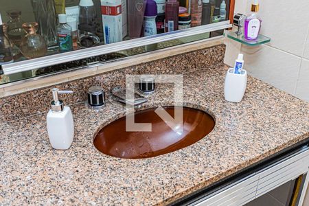 Casa à venda com 130m², 2 quartos e 3 vagasBanheiro suite 2