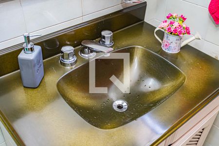 Casa à venda com 130m², 2 quartos e 3 vagasBanheiro suite 1