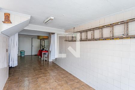 Casa à venda com 130m², 2 quartos e 3 vagasÁrea de serviço e garagem