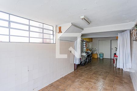 Casa à venda com 130m², 2 quartos e 3 vagasÁrea de serviço e garagem
