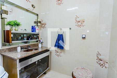 Casa à venda com 130m², 2 quartos e 3 vagasBanheiro suite 2