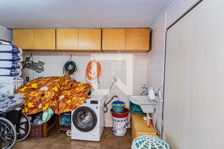 Casa à venda com 130m², 2 quartos e 3 vagasÁrea de serviço e garagem