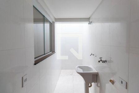 Casa de condomínio à venda com 118m², 2 quartos e 2 vagasLavanderia