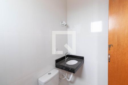 Casa de condomínio à venda com 118m², 2 quartos e 2 vagasBanheiro da Suíte 1