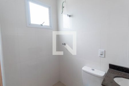 Casa de condomínio à venda com 118m², 2 quartos e 2 vagasBanheiro da Suíte 1